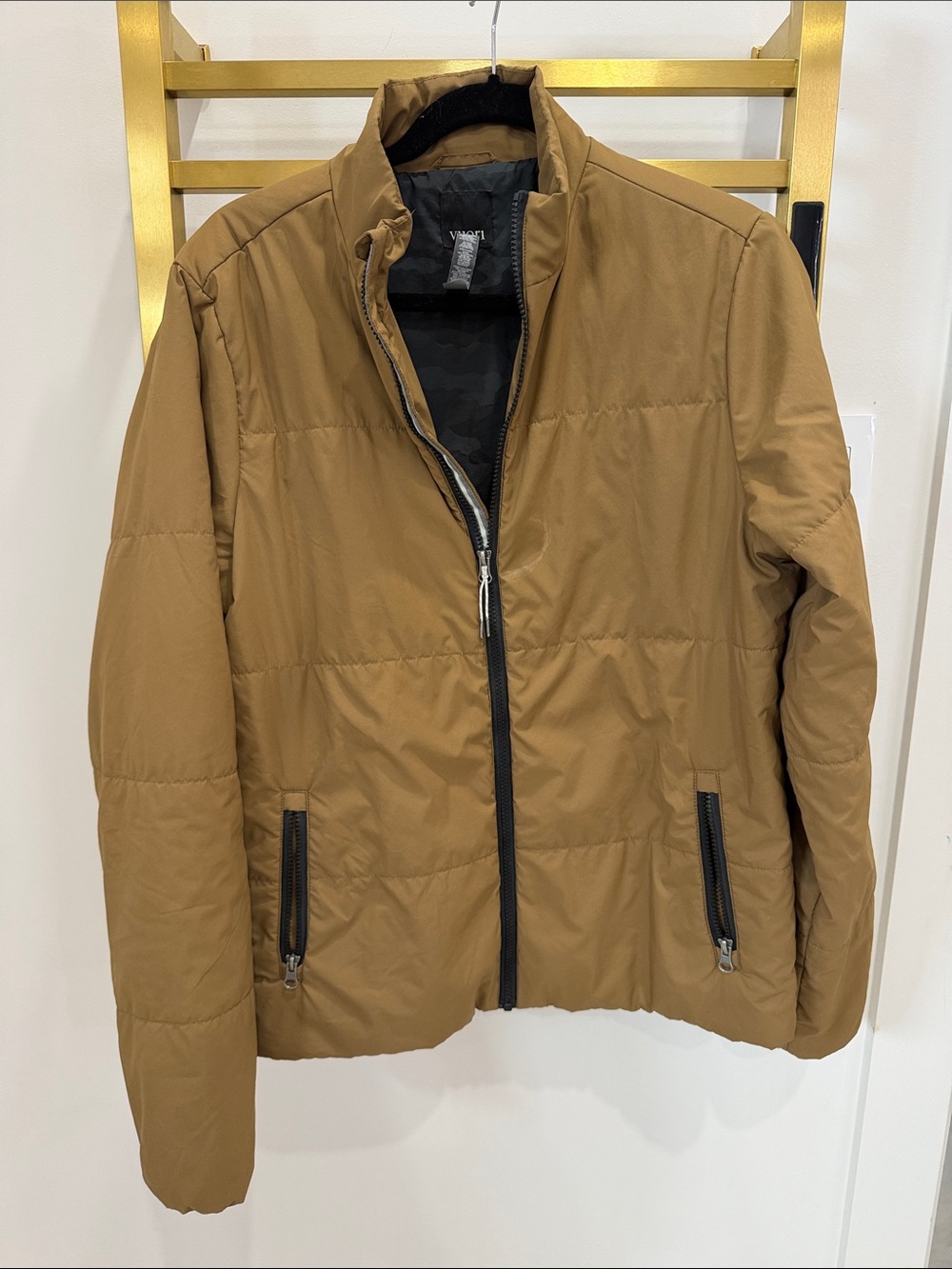 Like new Vuori canyon jacket - tan